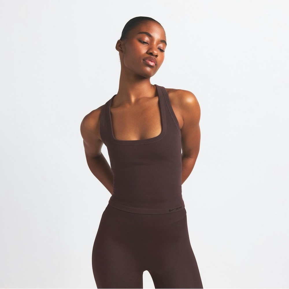 Vintage seamless racer tank back